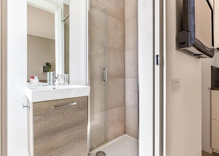 شقة Cosy With Shared Terrace!